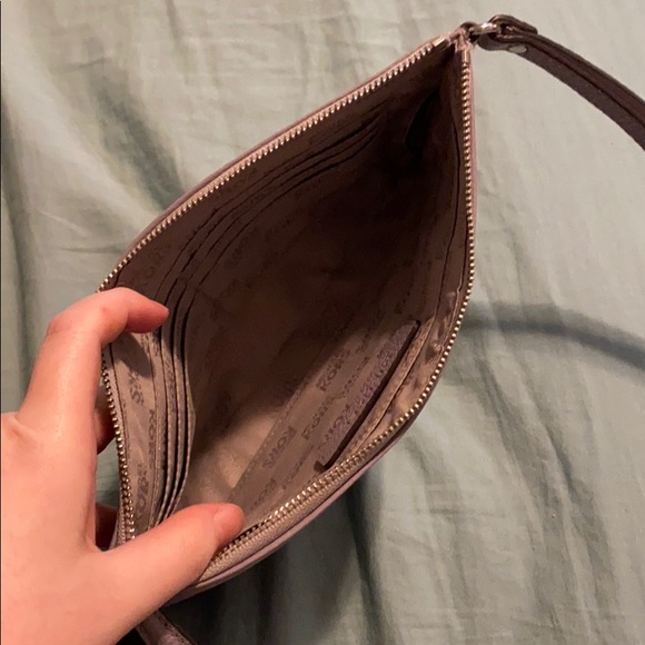 Michael Kors wristlet - Picture 4 of 4